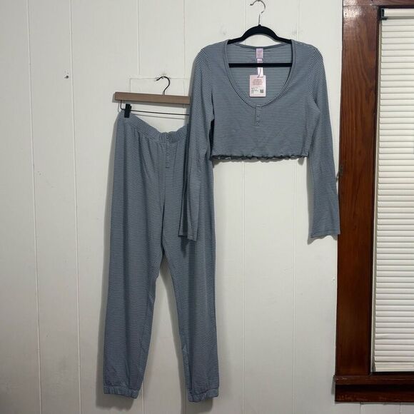 Savage X Fenty Gray Blue Midnight Cruise Waffle Knit Cropped PJ Set NWT Large - Picture 2 of 7
